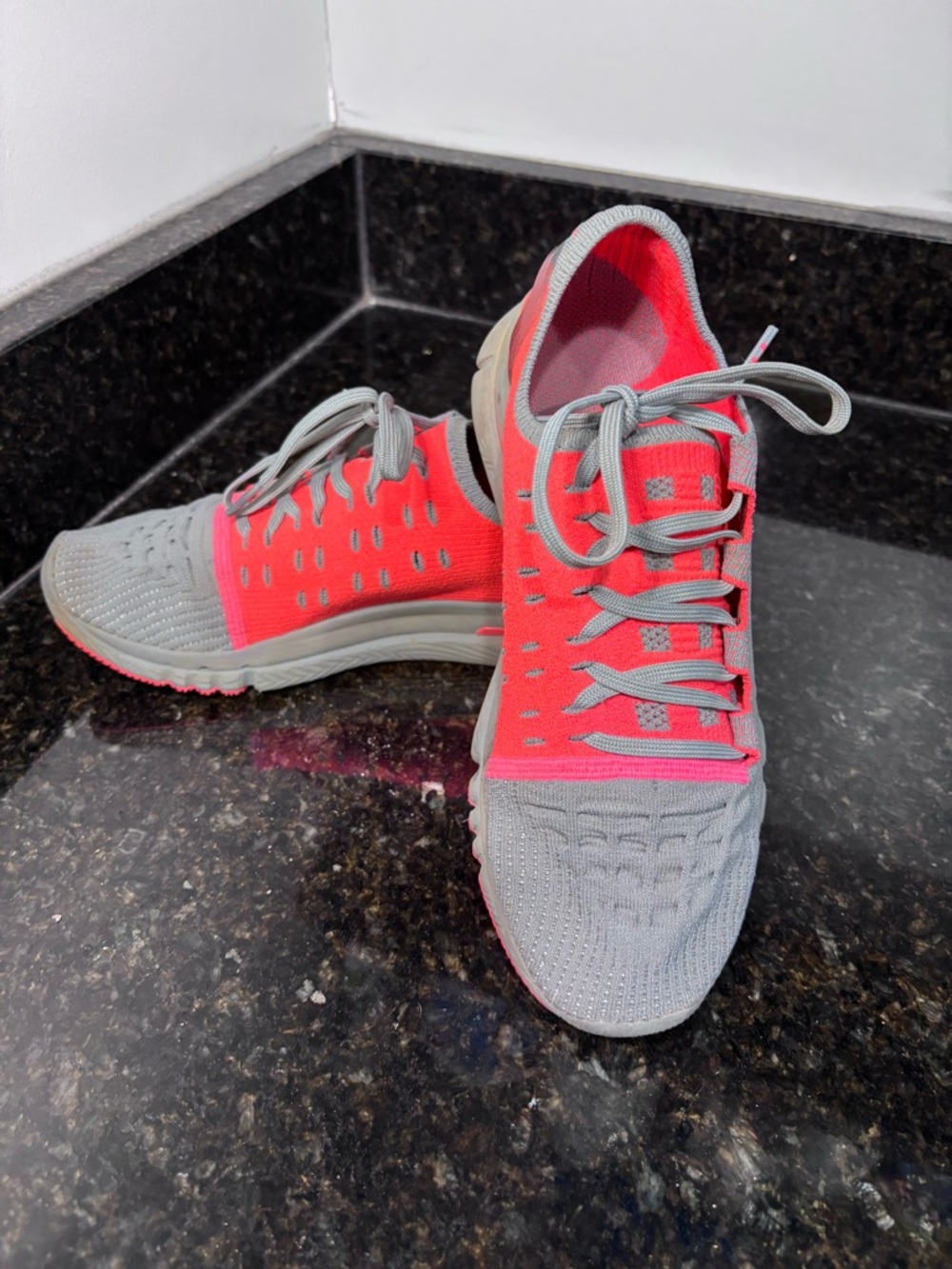 UNDER ARMOUR Women's Slingshot Coral and Gray Knit Athletic Sneakers